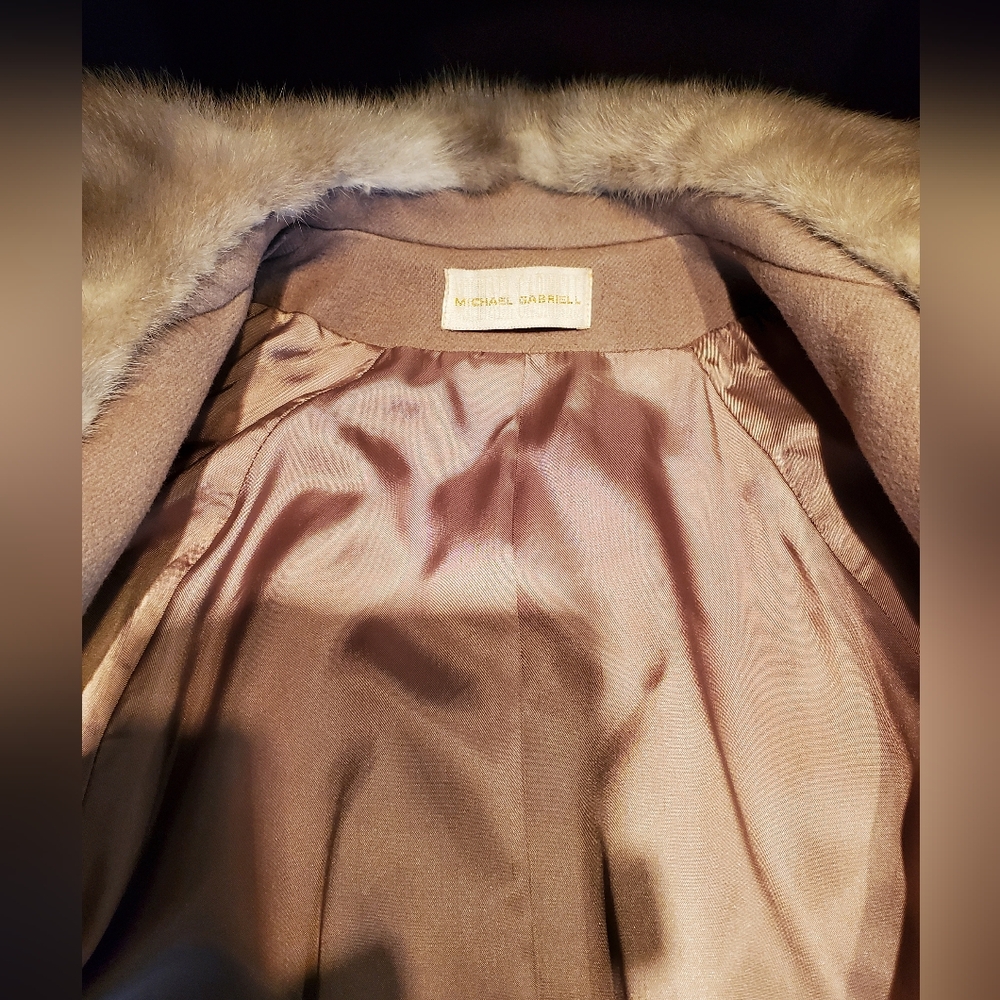 100% Wool, Mink Colar Long Taupe Coat - Picture 10 of 13